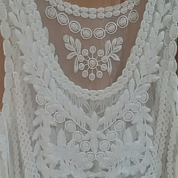 🥰Sheer sleeveless lace tank - Picture 3 of 8